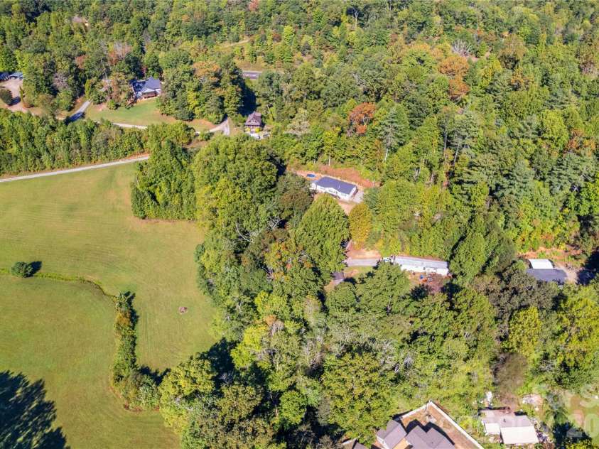 183 Gobbler Circle, Horse Shoe, NC 28742.  MLS# CAR4430660, YatesRealty ID 54240. 