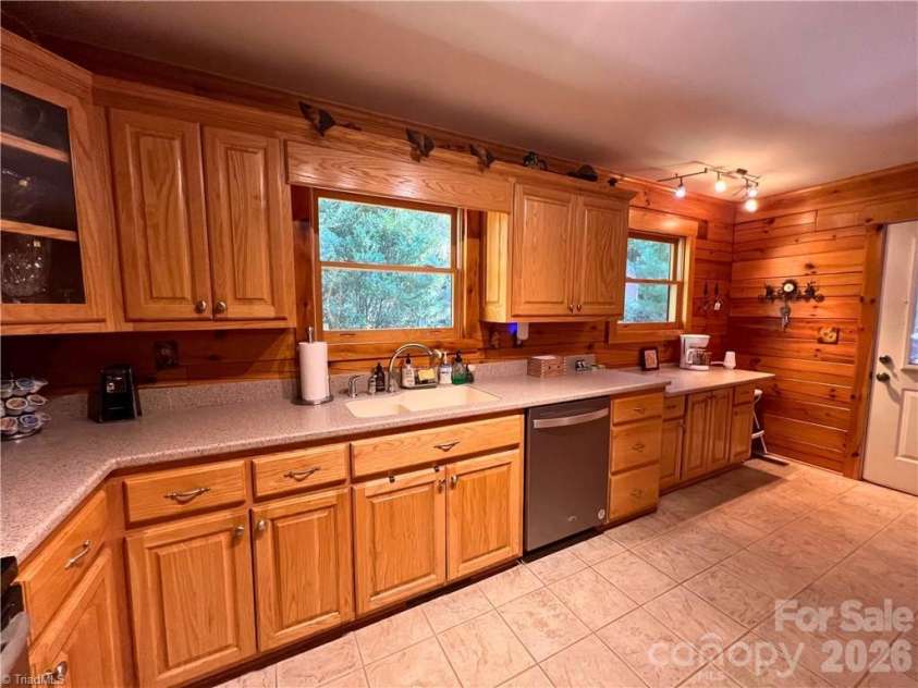 190 Molly Drive, McGrady, NC 28649.  MLS# CAR4430682, YatesRealty ID 54241. 