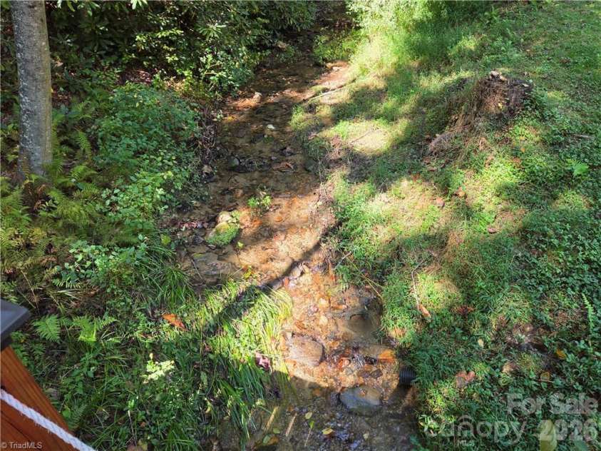 190 Molly Drive, McGrady, NC 28649.  MLS# CAR4430682, YatesRealty ID 54241. 