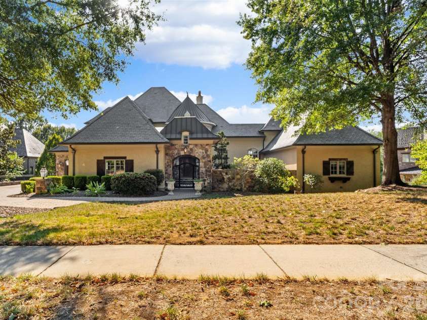 408 Oakmont Lane, Waxhaw, NC 28173.  MLS# CAR4430595, YatesRealty ID 54243. 