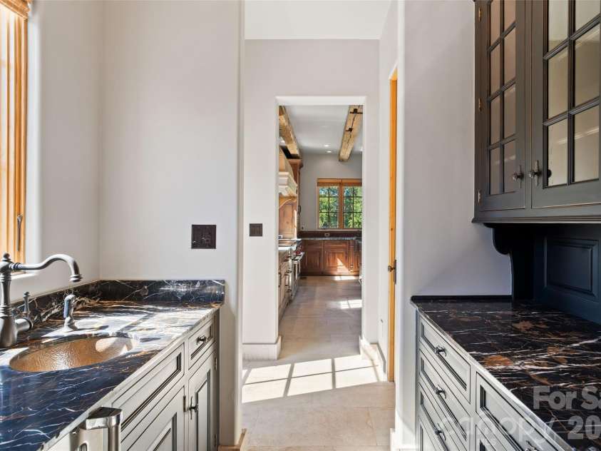 408 Oakmont Lane, Waxhaw, NC 28173.  MLS# CAR4430595, YatesRealty ID 54243. 
