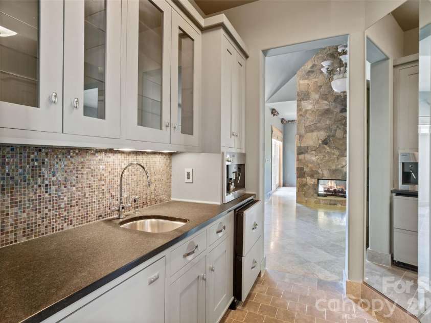408 Oakmont Lane, Waxhaw, NC 28173.  MLS# CAR4430595, YatesRealty ID 54243. 