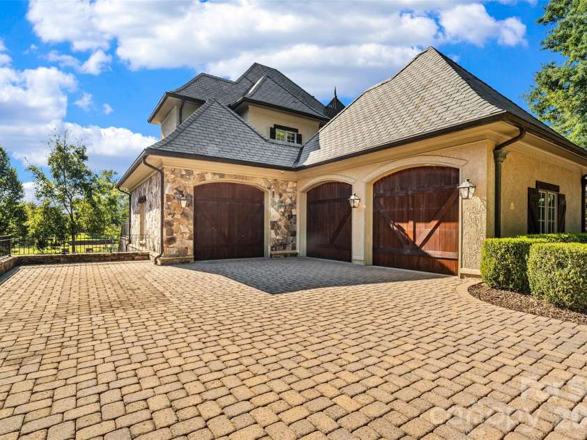 408 Oakmont Lane, Waxhaw, NC 28173.  MLS# CAR4430595, YatesRealty ID 54243. 