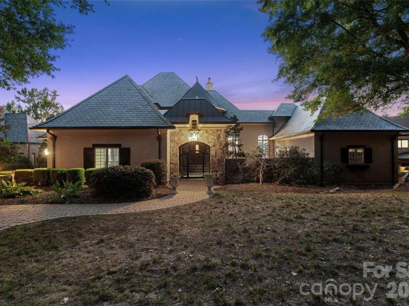 408 Oakmont Lane, Waxhaw, NC 28173.  MLS# CAR4430595, YatesRealty ID 54243. 