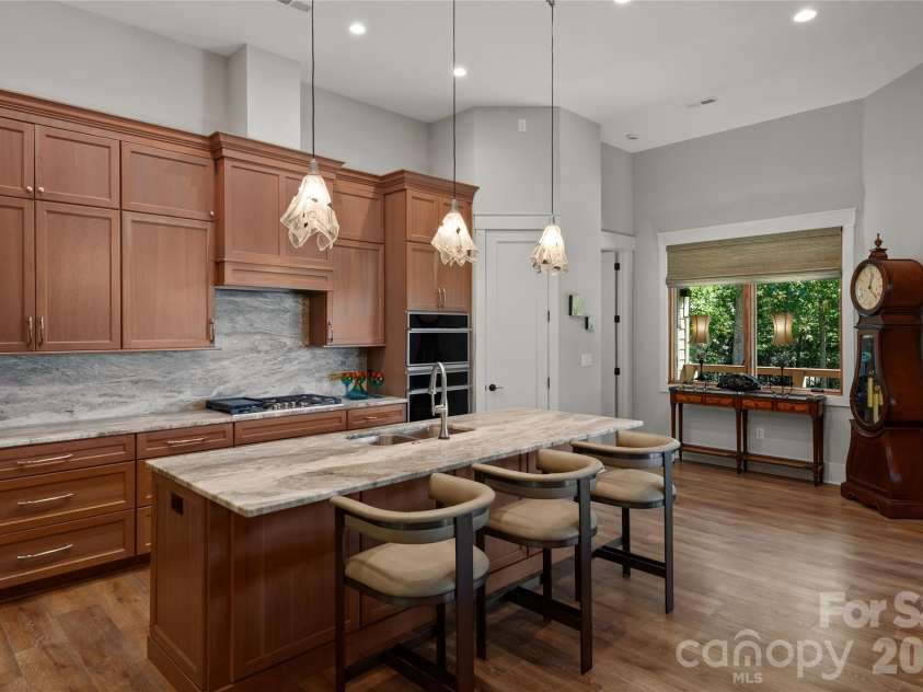 945 Somersby Park, Hendersonville, NC 28739.  MLS# CAR4430657, YatesRealty ID 54244. 