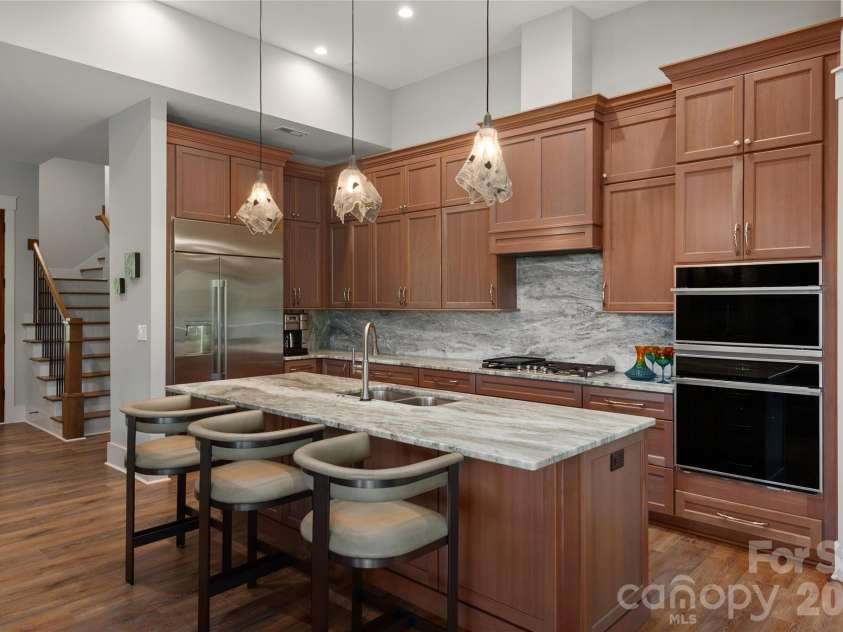 945 Somersby Park, Hendersonville, NC 28739.  MLS# CAR4430657, YatesRealty ID 54244. 