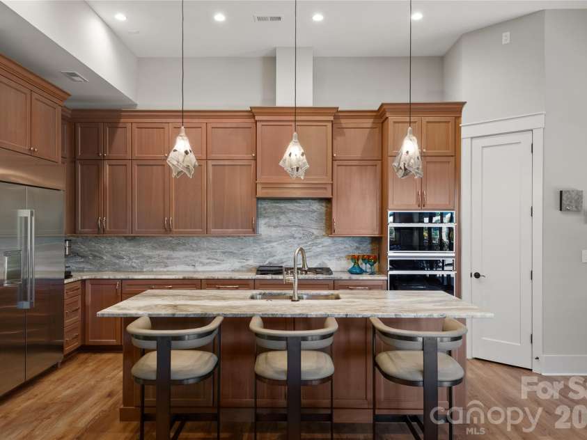 945 Somersby Park, Hendersonville, NC 28739.  MLS# CAR4430657, YatesRealty ID 54244. 