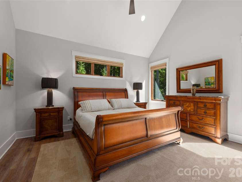 945 Somersby Park, Hendersonville, NC 28739.  MLS# CAR4430657, YatesRealty ID 54244. 