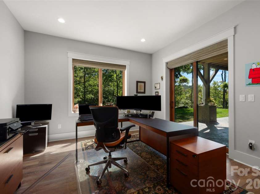 945 Somersby Park, Hendersonville, NC 28739.  MLS# CAR4430657, YatesRealty ID 54244. 