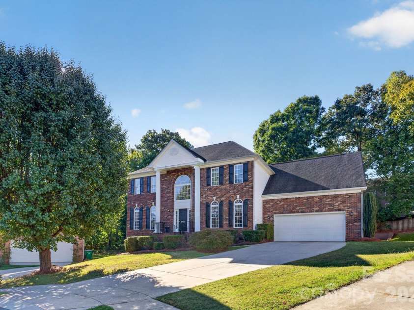2502 Sandy Ridge Lane, Matthews, NC 28105.  MLS# CAR4430552, YatesRealty ID 54246. 