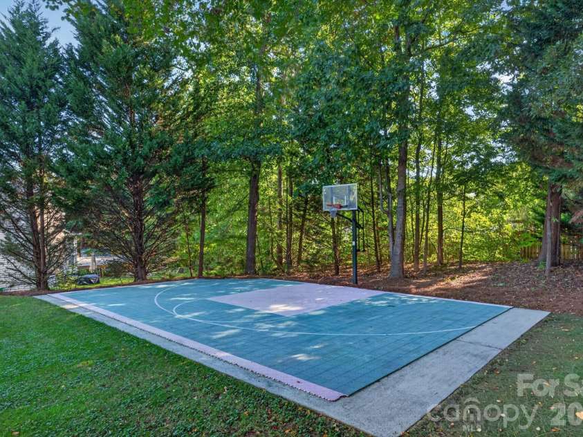 2502 Sandy Ridge Lane, Matthews, NC 28105.  MLS# CAR4430552, YatesRealty ID 54246. 