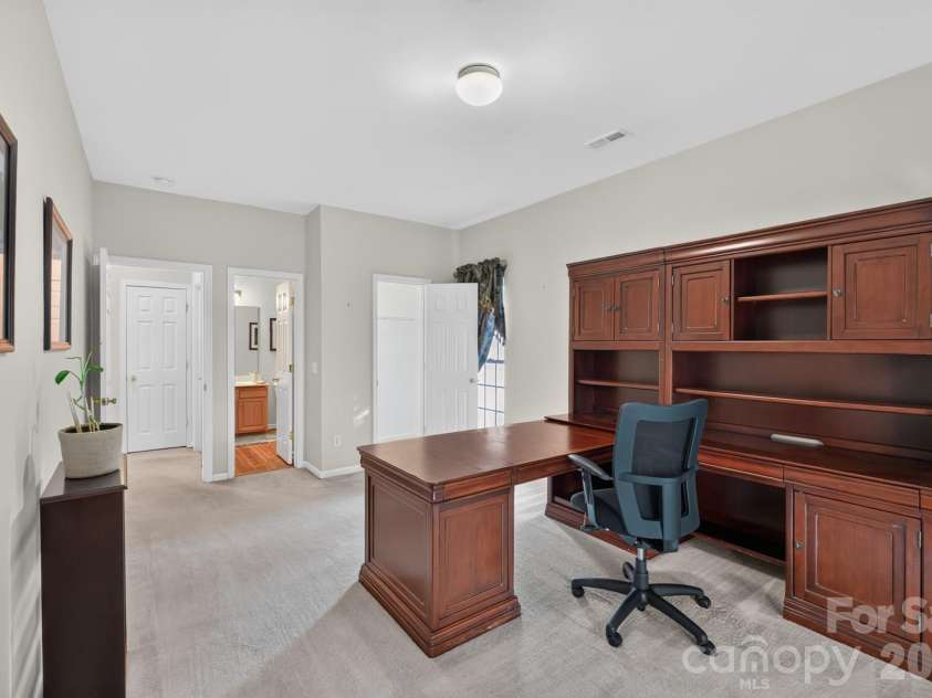 2502 Sandy Ridge Lane, Matthews, NC 28105.  MLS# CAR4430552, YatesRealty ID 54246. 