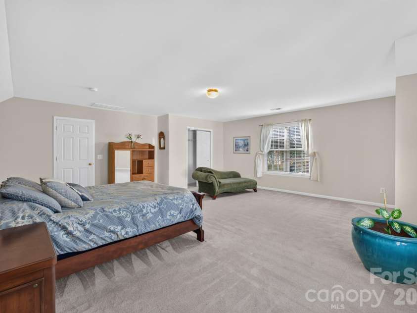 2502 Sandy Ridge Lane, Matthews, NC 28105.  MLS# CAR4430552, YatesRealty ID 54246. 