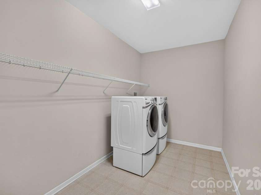 2502 Sandy Ridge Lane, Matthews, NC 28105.  MLS# CAR4430552, YatesRealty ID 54246. 
