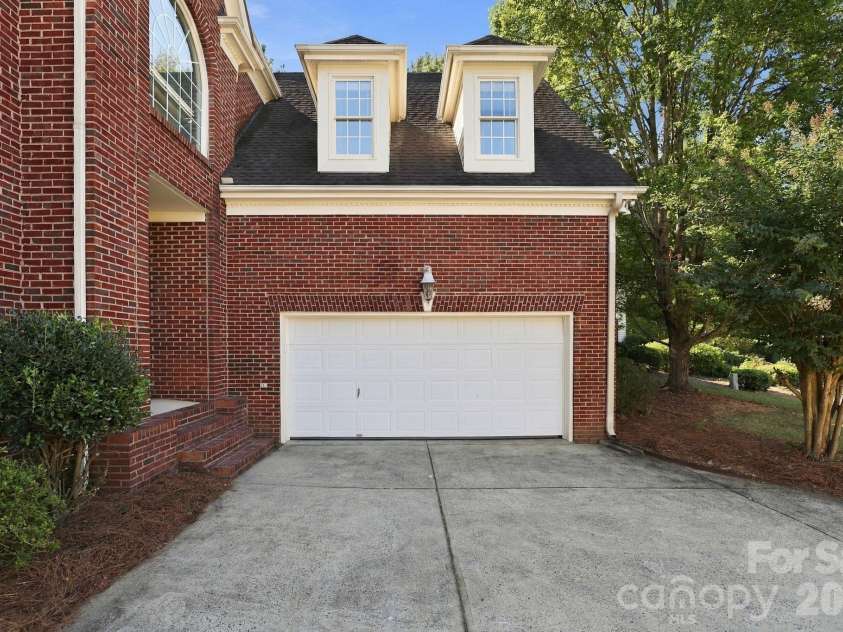 3439 Twelve Oaks Place, Charlotte, NC 28270.  MLS# CAR4423382, YatesRealty ID 54247. 