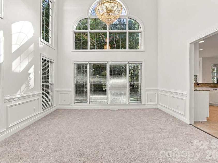 3439 Twelve Oaks Place, Charlotte, NC 28270.  MLS# CAR4423382, YatesRealty ID 54247. Formal Dining
