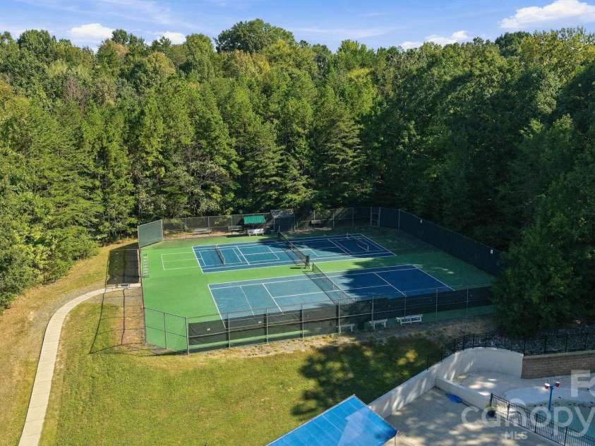 3439 Twelve Oaks Place, Charlotte, NC 28270.  MLS# CAR4423382, YatesRealty ID 54247. Neighborhood Amenities