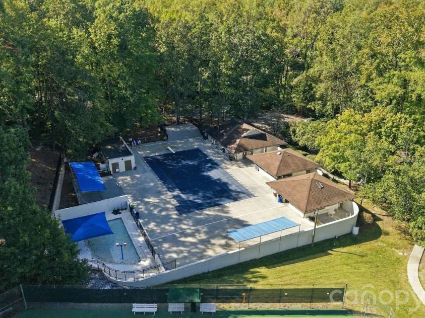 3439 Twelve Oaks Place, Charlotte, NC 28270.  MLS# CAR4423382, YatesRealty ID 54247. Neighborhood Pool