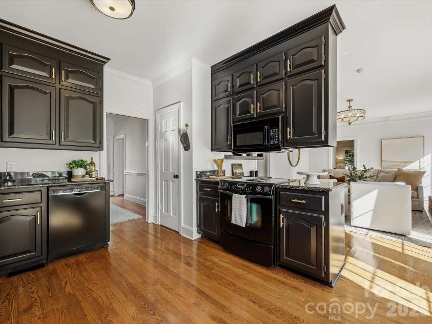 11215 Idlewild Road, Mint Hill, NC 28105.  MLS# CAR4426844, YatesRealty ID 54248. 