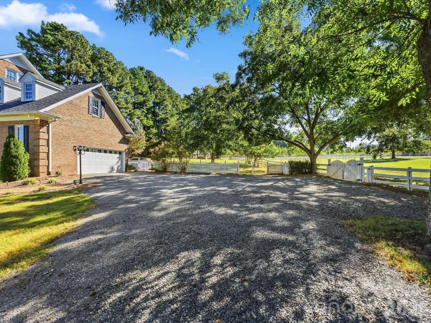 11215 Idlewild Road, Mint Hill, NC 28105.  MLS# CAR4426844, YatesRealty ID 54248. 