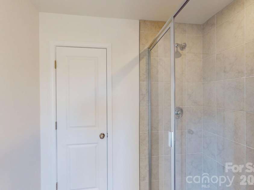 401 Hendley Drive, York, SC 29745.  MLS# CAR4333028, YatesRealty ID 5425. Owner's suite