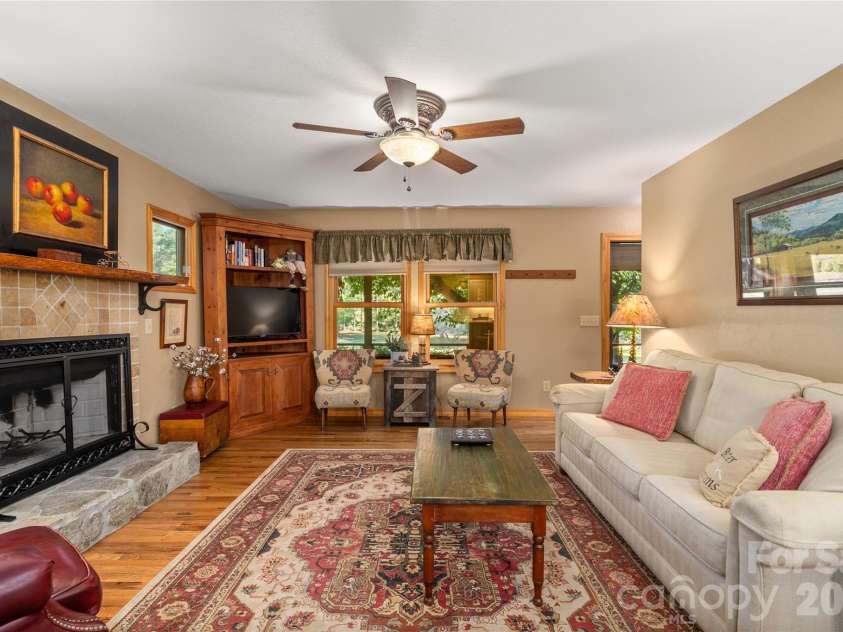 28 Froggy Bottom Trail, Canton, NC 28716.  MLS# CAR4429892, YatesRealty ID 54250. 