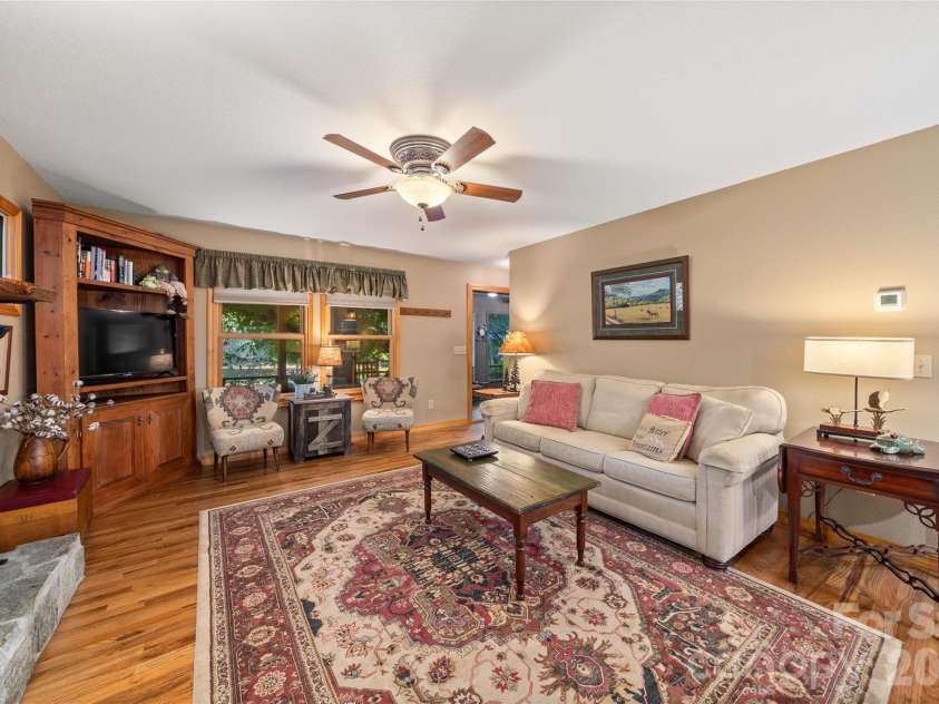 28 Froggy Bottom Trail, Canton, NC 28716.  MLS# CAR4429892, YatesRealty ID 54250. 