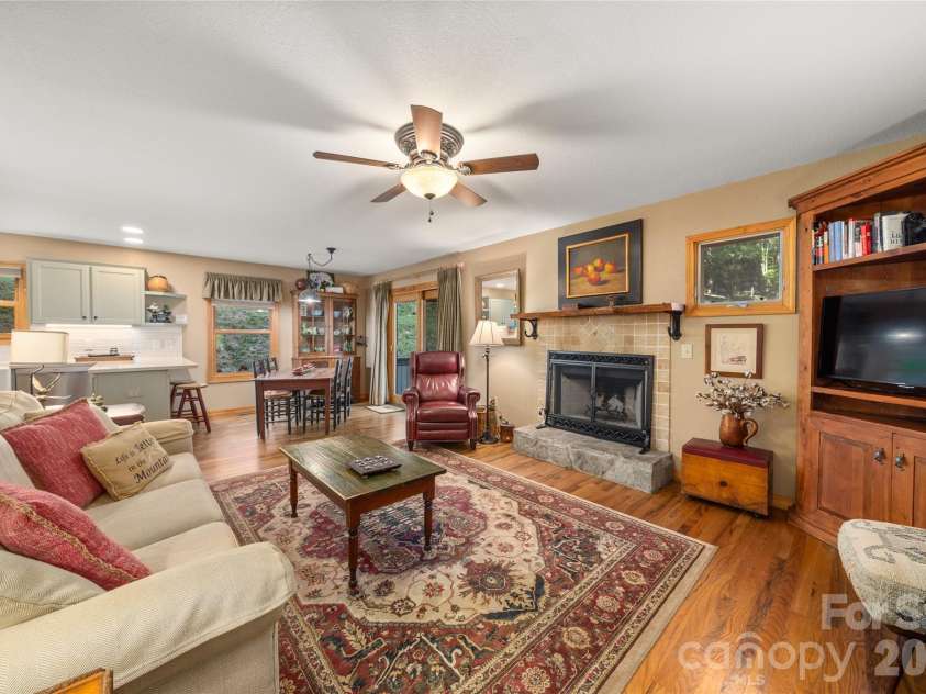 28 Froggy Bottom Trail, Canton, NC 28716.  MLS# CAR4429892, YatesRealty ID 54250. 