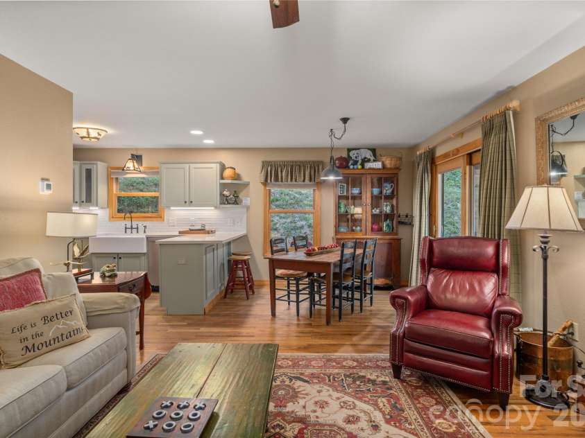 28 Froggy Bottom Trail, Canton, NC 28716.  MLS# CAR4429892, YatesRealty ID 54250. 