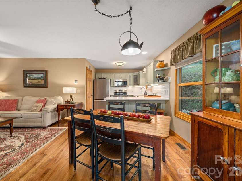 28 Froggy Bottom Trail, Canton, NC 28716.  MLS# CAR4429892, YatesRealty ID 54250. 