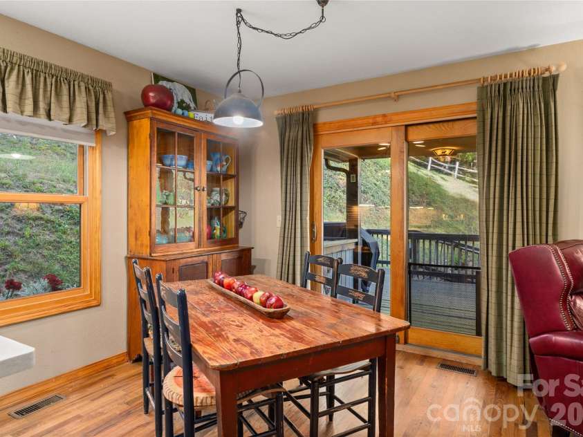 28 Froggy Bottom Trail, Canton, NC 28716.  MLS# CAR4429892, YatesRealty ID 54250. 