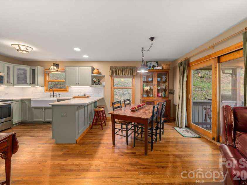 28 Froggy Bottom Trail, Canton, NC 28716.  MLS# CAR4429892, YatesRealty ID 54250. 