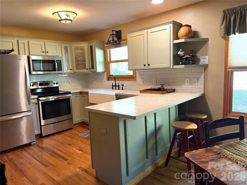 28 Froggy Bottom Trail, Canton, NC 28716.  MLS# CAR4429892, YatesRealty ID 54250. 