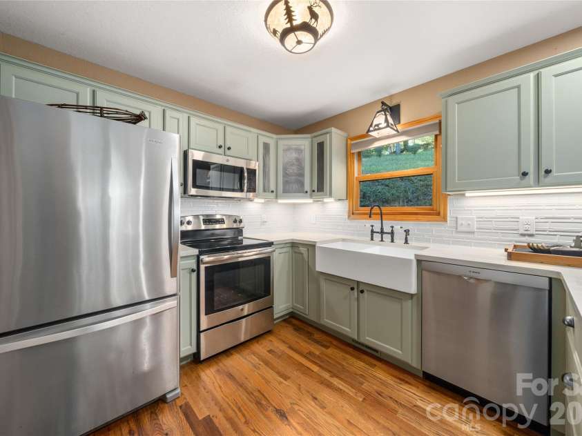 28 Froggy Bottom Trail, Canton, NC 28716.  MLS# CAR4429892, YatesRealty ID 54250. 