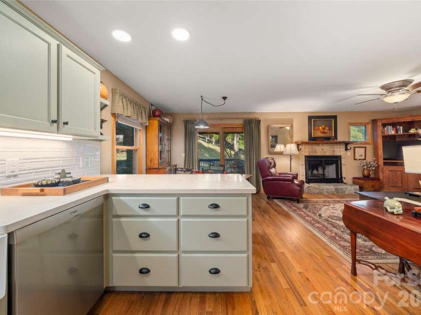 28 Froggy Bottom Trail, Canton, NC 28716.  MLS# CAR4429892, YatesRealty ID 54250. 