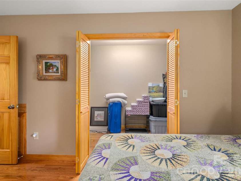 28 Froggy Bottom Trail, Canton, NC 28716.  MLS# CAR4429892, YatesRealty ID 54250. 