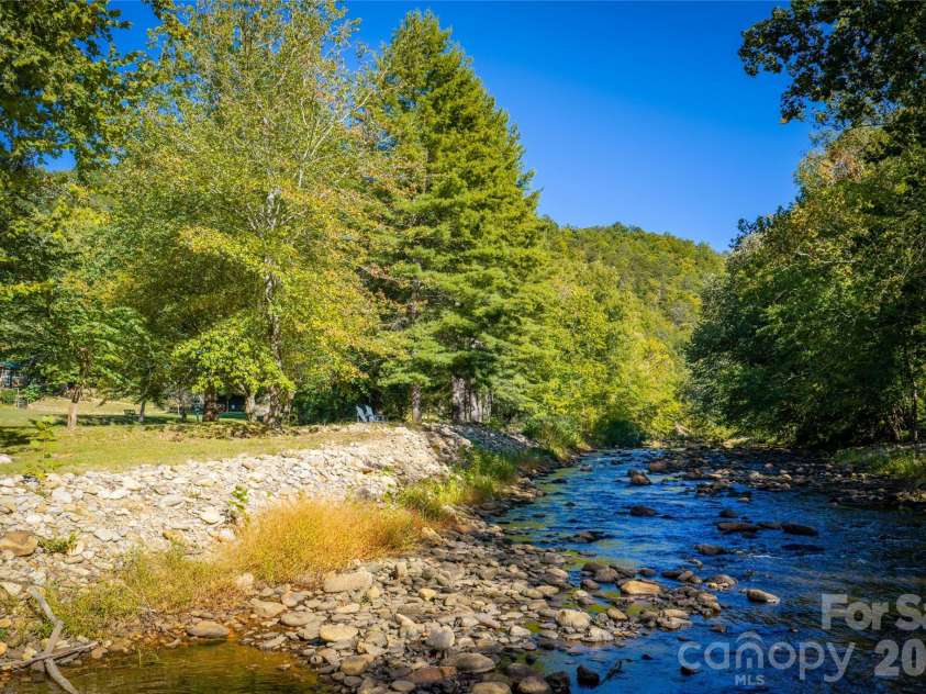 28 Froggy Bottom Trail, Canton, NC 28716.  MLS# CAR4429892, YatesRealty ID 54250. 