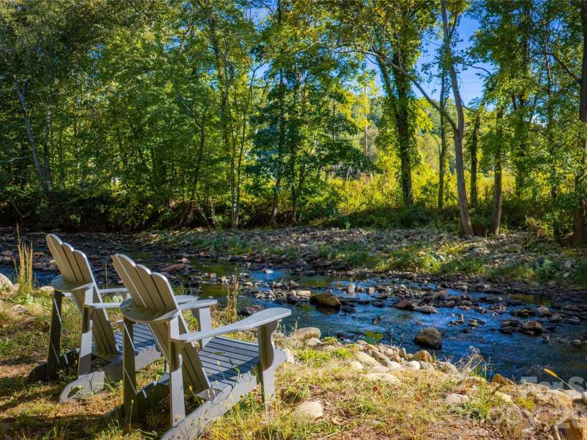 28 Froggy Bottom Trail, Canton, NC 28716.  MLS# CAR4429892, YatesRealty ID 54250. 