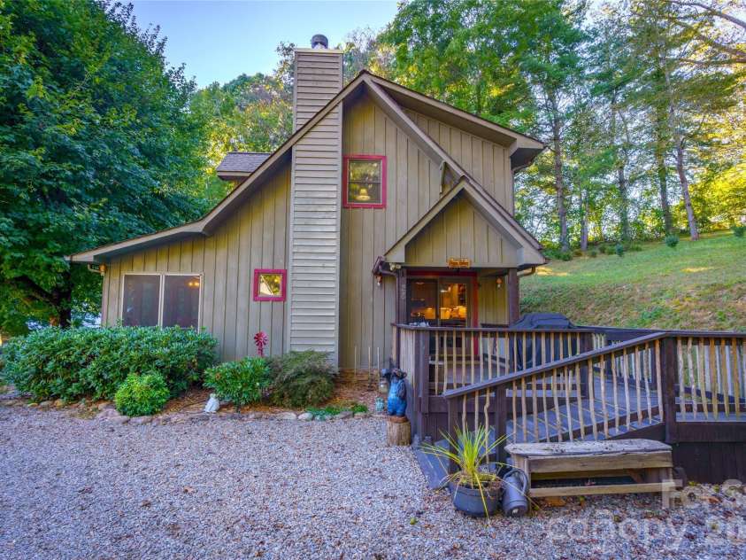 28 Froggy Bottom Trail, Canton, NC 28716.  MLS# CAR4429892, YatesRealty ID 54250. Great parking and garden areas.