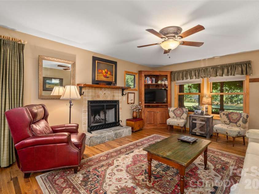 28 Froggy Bottom Trail, Canton, NC 28716.  MLS# CAR4429892, YatesRealty ID 54250. Quality cozy sitting room