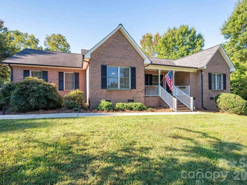 102 Moore Street, Lincolnton, NC 28092.  MLS# CAR4428464, YatesRealty ID 54251. 