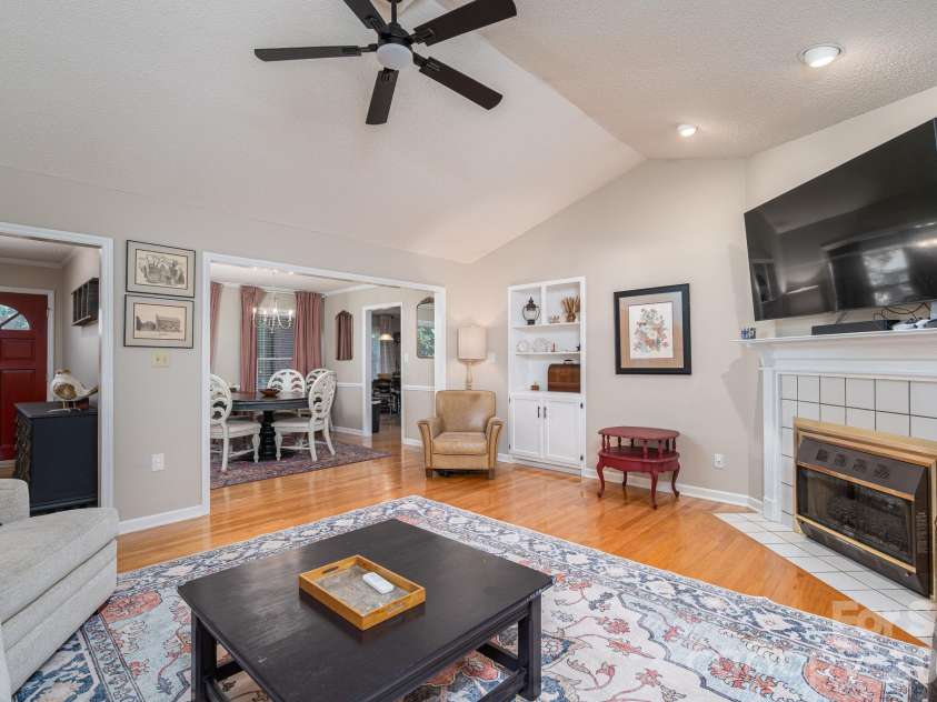 102 Moore Street, Lincolnton, NC 28092.  MLS# CAR4428464, YatesRealty ID 54251. 