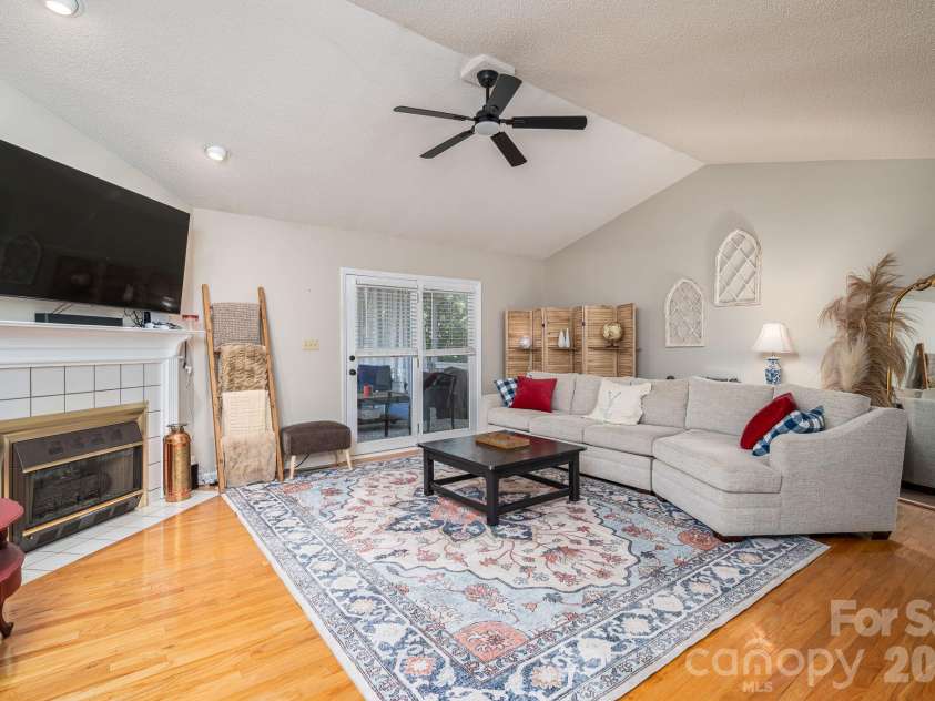 102 Moore Street, Lincolnton, NC 28092.  MLS# CAR4428464, YatesRealty ID 54251. 