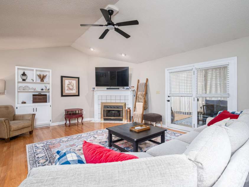 102 Moore Street, Lincolnton, NC 28092.  MLS# CAR4428464, YatesRealty ID 54251. 