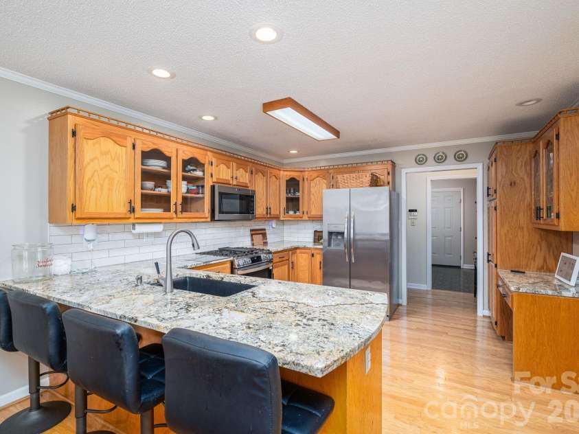 102 Moore Street, Lincolnton, NC 28092.  MLS# CAR4428464, YatesRealty ID 54251. 