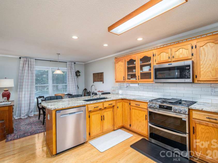 102 Moore Street, Lincolnton, NC 28092.  MLS# CAR4428464, YatesRealty ID 54251. 