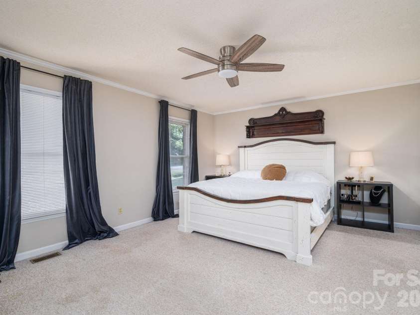 102 Moore Street, Lincolnton, NC 28092.  MLS# CAR4428464, YatesRealty ID 54251. 