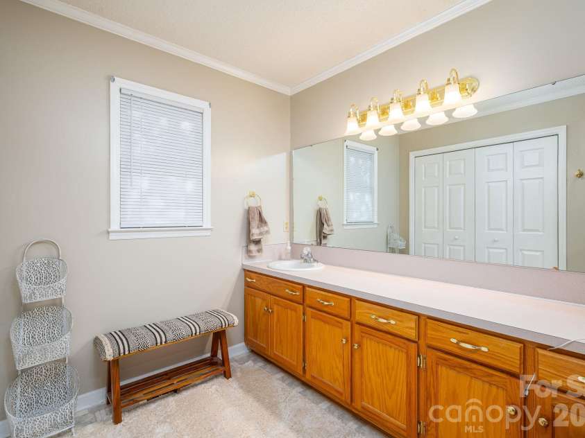 102 Moore Street, Lincolnton, NC 28092.  MLS# CAR4428464, YatesRealty ID 54251. 