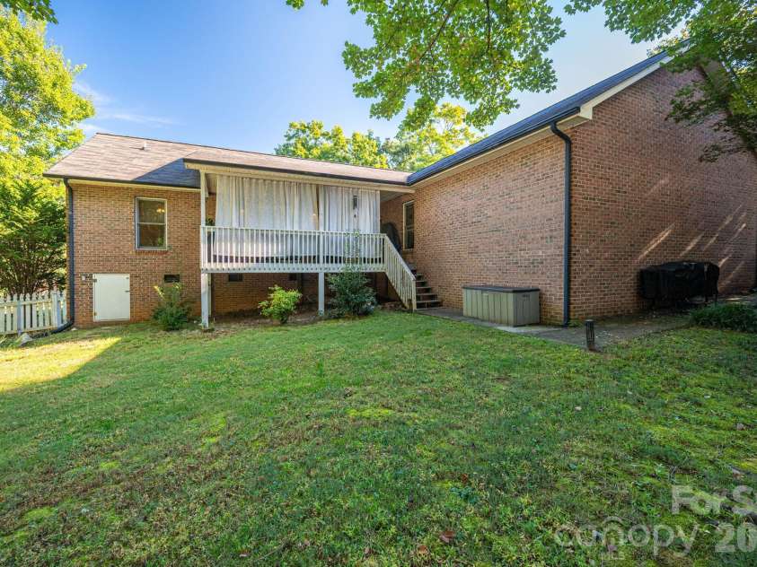 102 Moore Street, Lincolnton, NC 28092.  MLS# CAR4428464, YatesRealty ID 54251. 