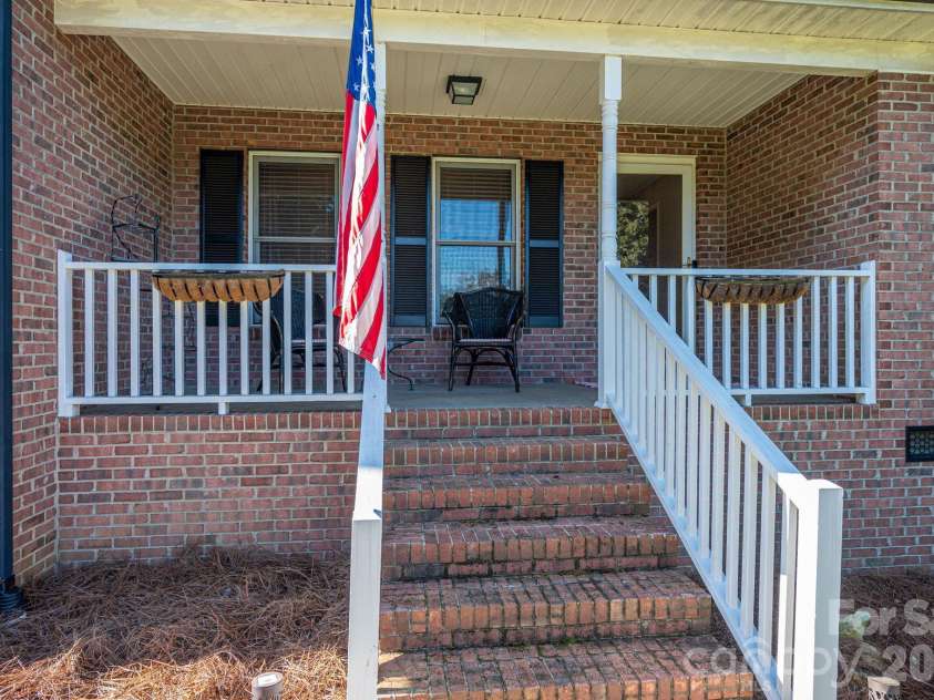 102 Moore Street, Lincolnton, NC 28092.  MLS# CAR4428464, YatesRealty ID 54251. 
